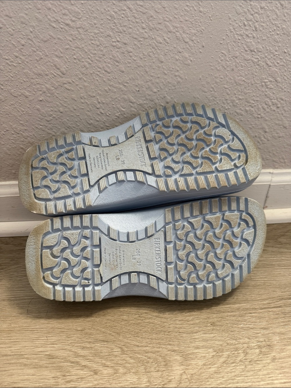 Birkenstock Women’s Light Blue Shearling-Lined Slip-On Clogs - Picture 4 of 4